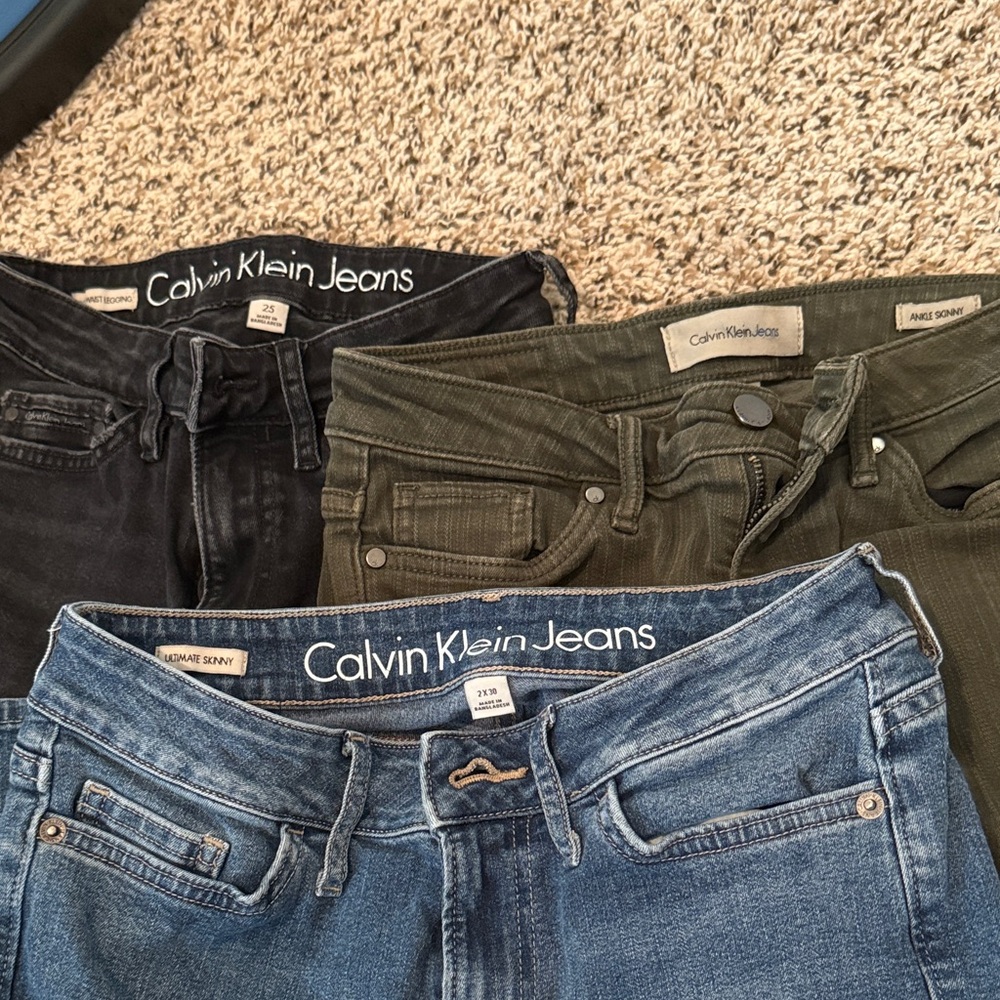 Calvin Klein Women's Skinny Jeans - Black, Green, and Blue